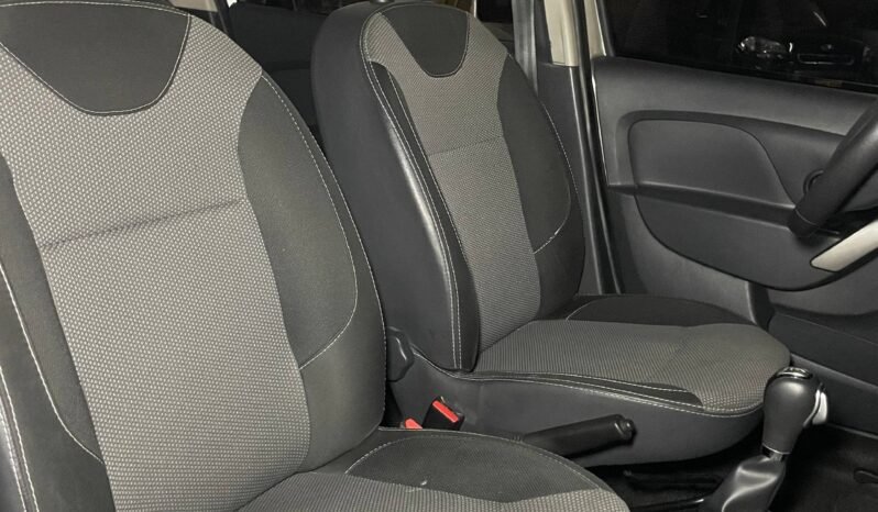
								RENAULT LOGAN PRIVILEGE AT 1.6 SD full									
