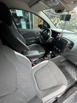 
										RENAULT CAPTUR ZEN 2.0 MT 4×2 full									