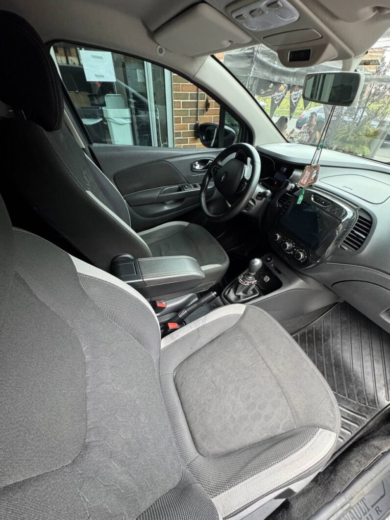 
								RENAULT CAPTUR ZEN 2.0 MT 4×2 full									