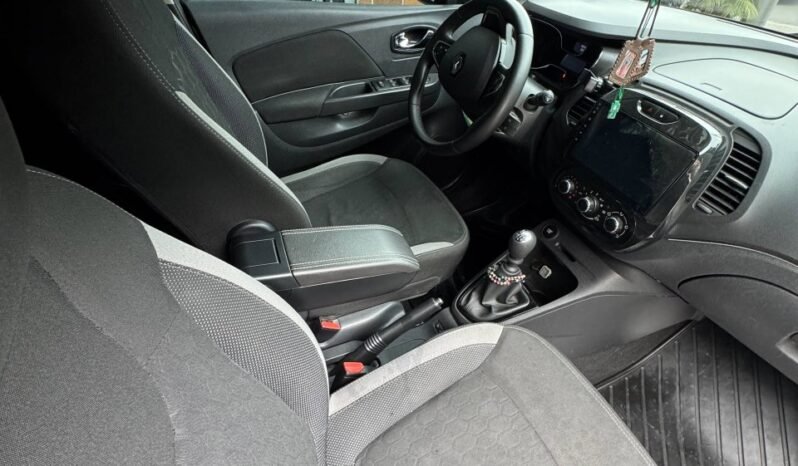 
								RENAULT CAPTUR ZEN 2.0 MT 4×2 full									