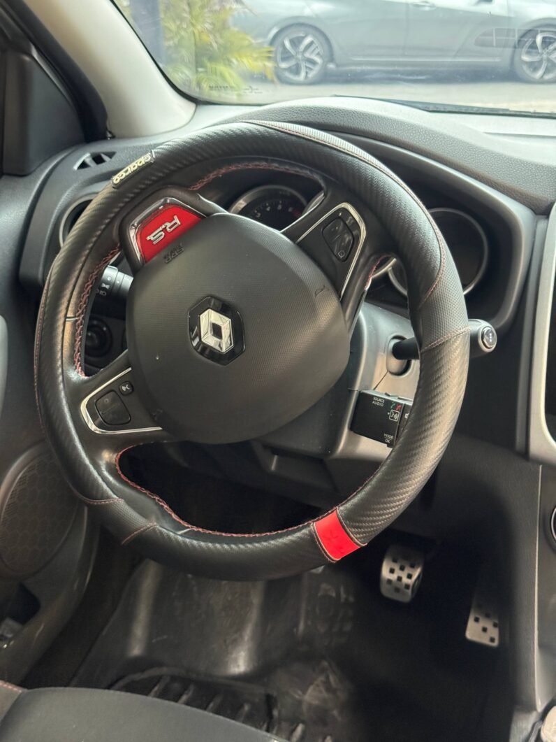 
								RENAULT SANDERO RS MT 2.0 full									