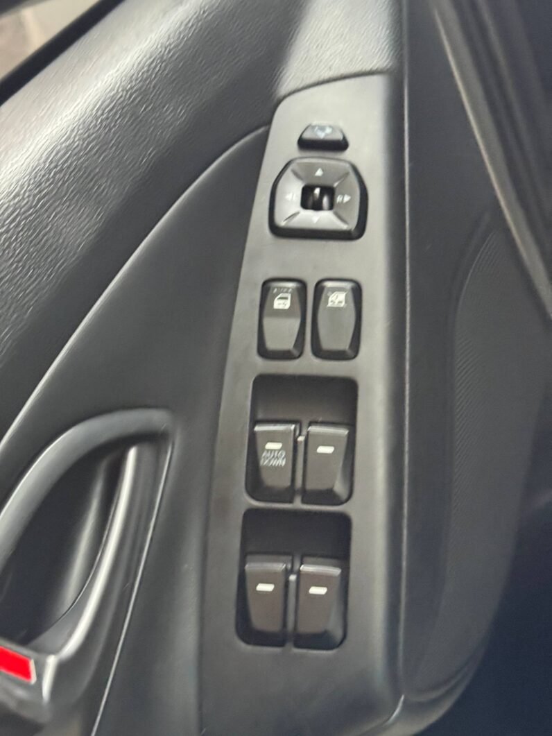 
								HYUNDAI TUCSON IX-35 STYLE 2.0 AT 4×2 full									