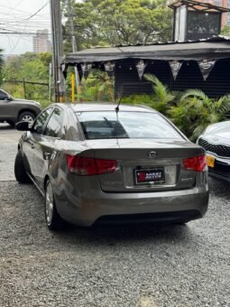 
										KIA CERATO FORTE 1.6L AT full									