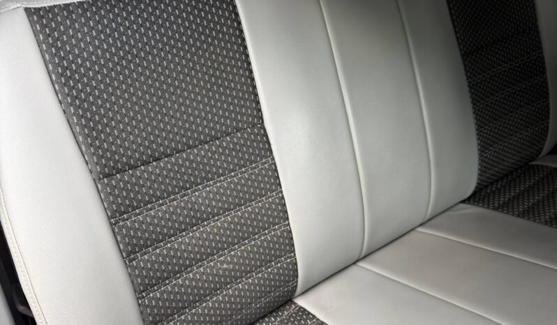 
								TOYOTA HILUX 3.0 AT DIESEL 4X4 full									