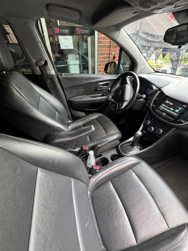 
								CHEVROLET TRACKER PREMIER 1.8 AT full									