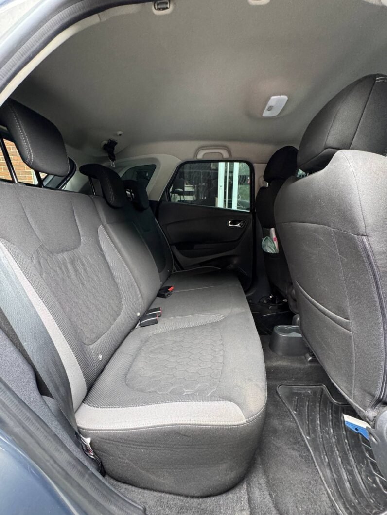 
								RENAULT CAPTUR ZEN 2.0 MT 4×2 full									