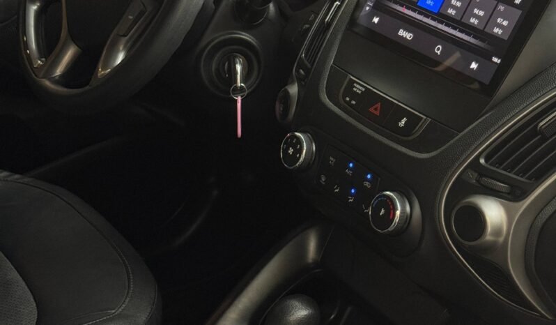 
								HYUNDAI TUCSON IX-35 STYLE 2.0 AT 4×2 full									
