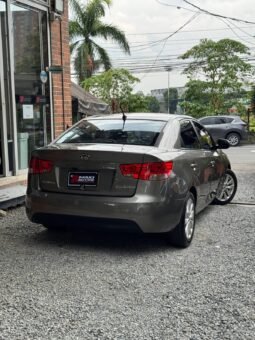 
										KIA CERATO FORTE 1.6L AT full									