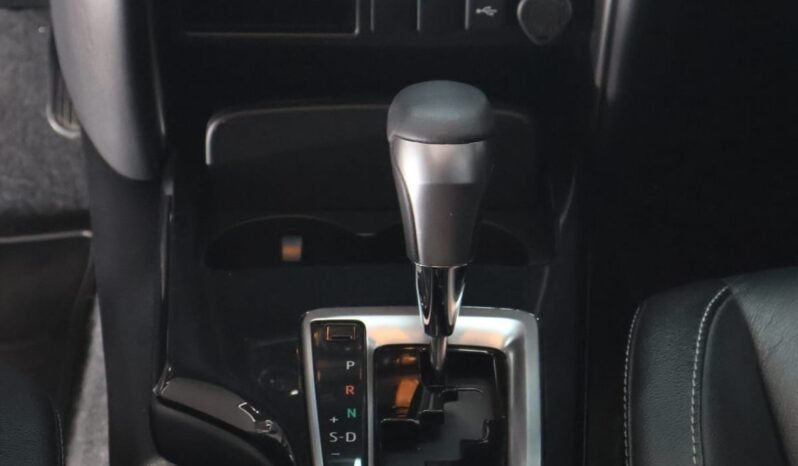 
								TOYOTA FORTUNER SR 2.4 AT DIESEL 4X2 full									