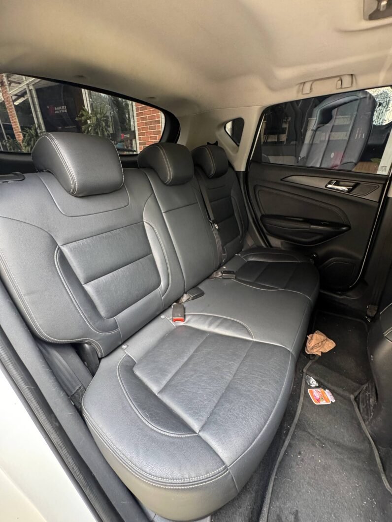 
								CHANGAN CS35 LUXURY 1.6 MT full									