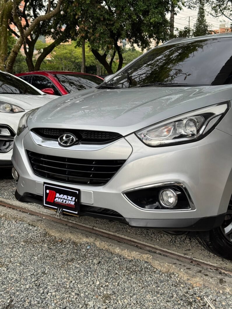 
								HYUNDAI TUCSON IX-35 STYLE 2.0 AT 4×2 full									