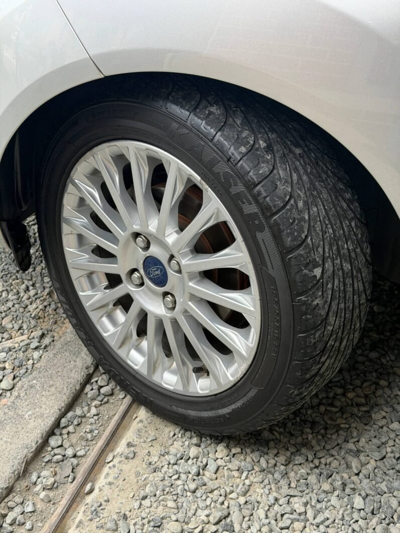 
								FORD FIESTA TITANIUM AT 1.6 full									