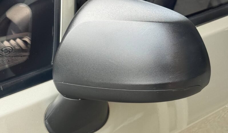 
								CHEVROLET SAIL LS MT 1.4 SD full									