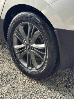 
										HYUNDAI TUCSON IX-35 STYLE 2.0 AT 4×2 full									