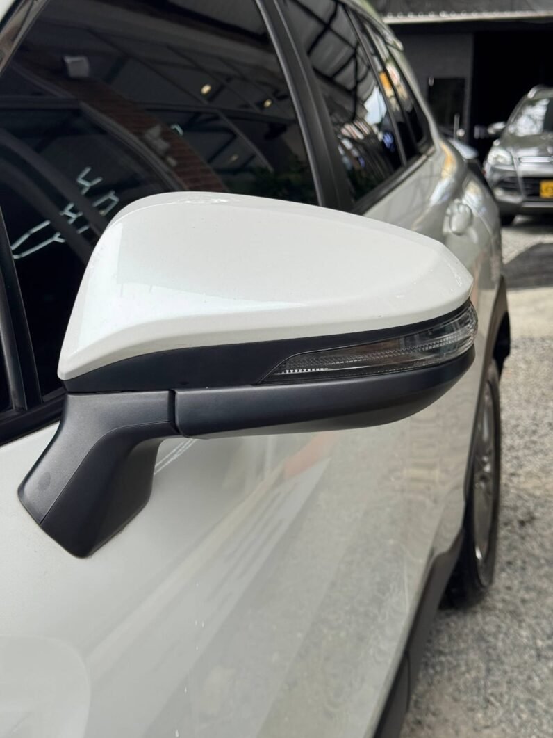 
								TOYOTA COROLLA CROSS XEI HYBRID 1.8 AT full									