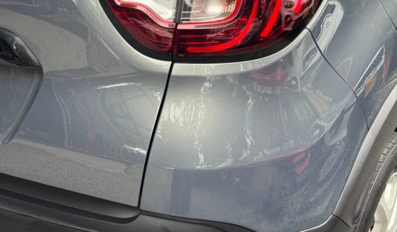 
								RENAULT CAPTUR ZEN 2.0 MT 4×2 full									