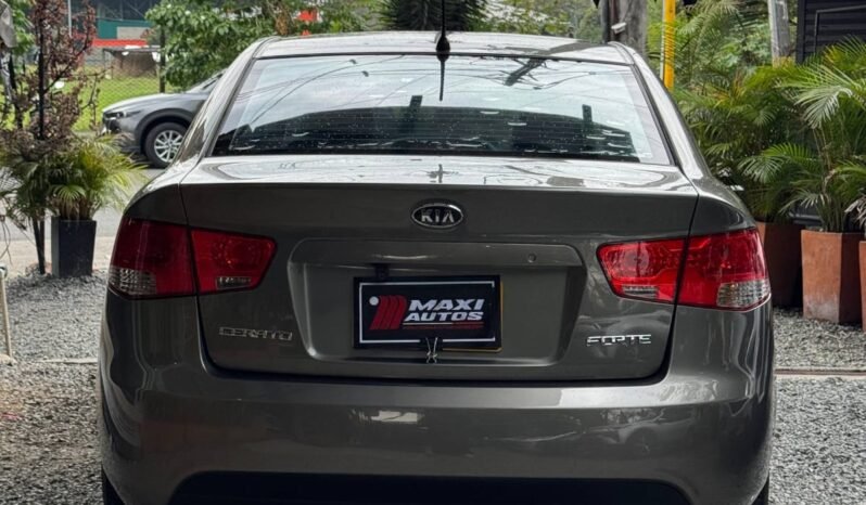 
								KIA CERATO FORTE 1.6L AT full									
