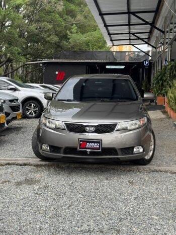 KIA CERATO FORTE 1.6L AT