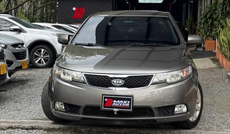 
								KIA CERATO FORTE 1.6L AT full									
