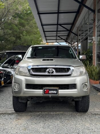 TOYOTA HILUX 3.0 AT DIESEL 4X4