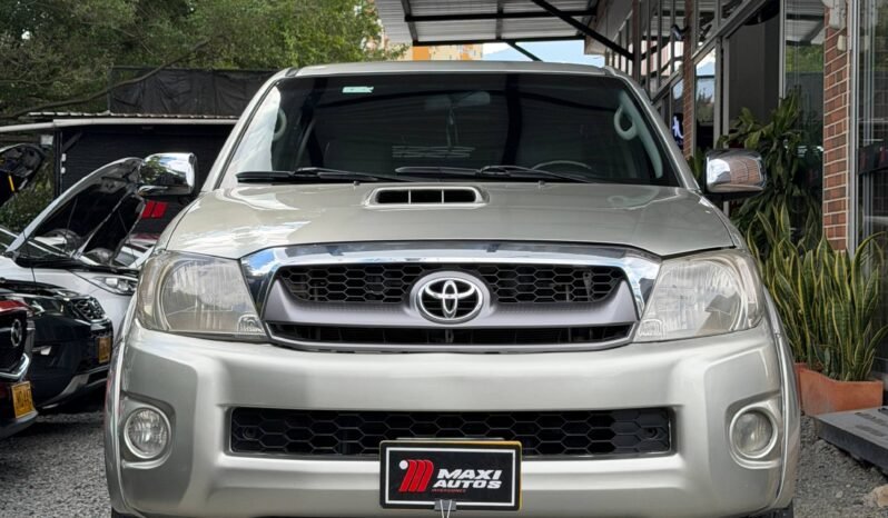 
								TOYOTA HILUX 3.0 AT DIESEL 4X4 full									
