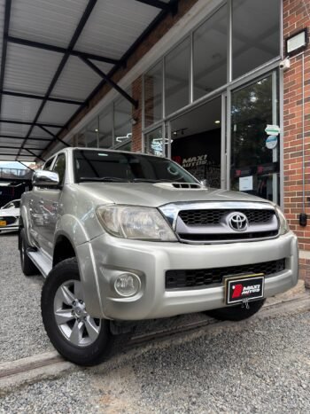 TOYOTA HILUX 3.0 AT DIESEL 4X4