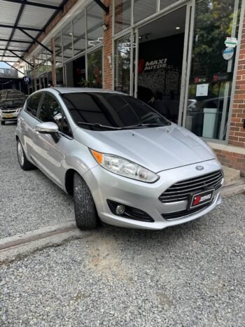 FORD FIESTA TITANIUM AT 1.6
