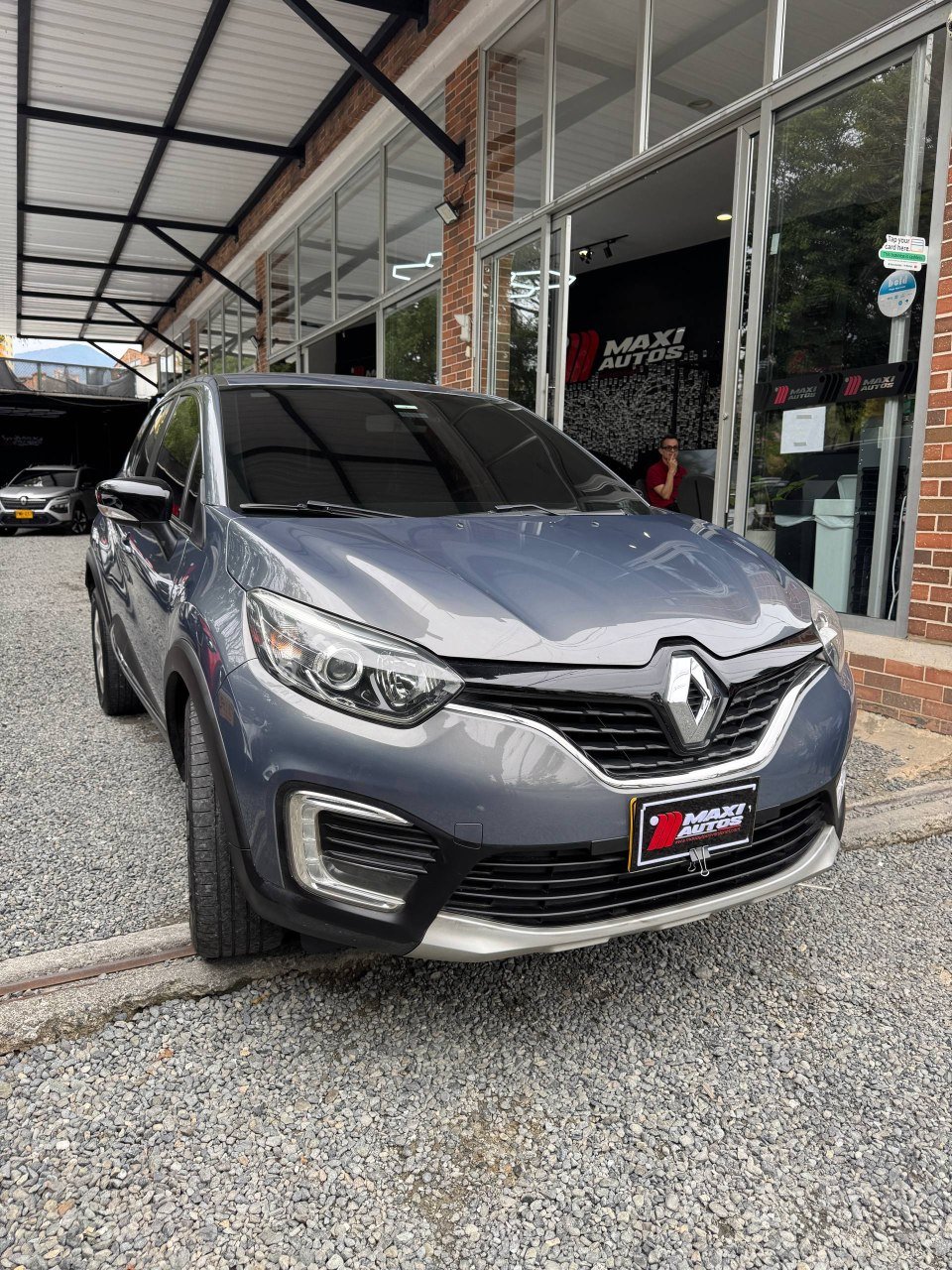 RENAULT CAPTUR ZEN 2.0 MT 4×2