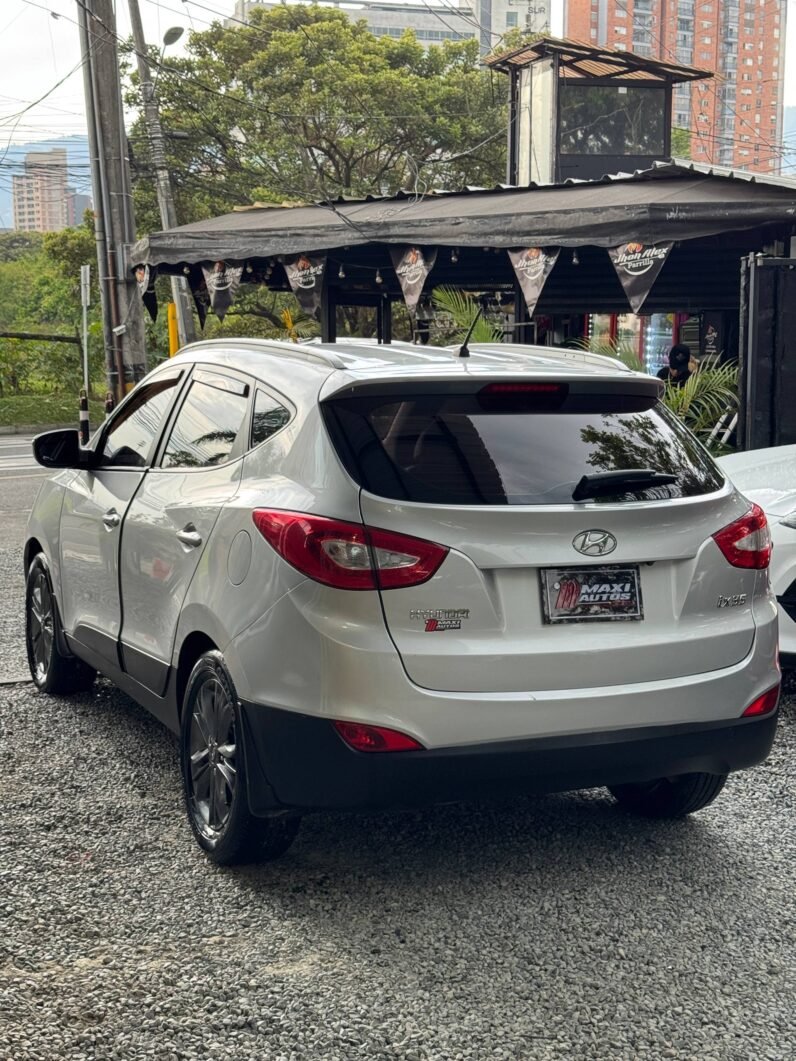
								HYUNDAI TUCSON IX-35 STYLE 2.0 AT 4×2 full									