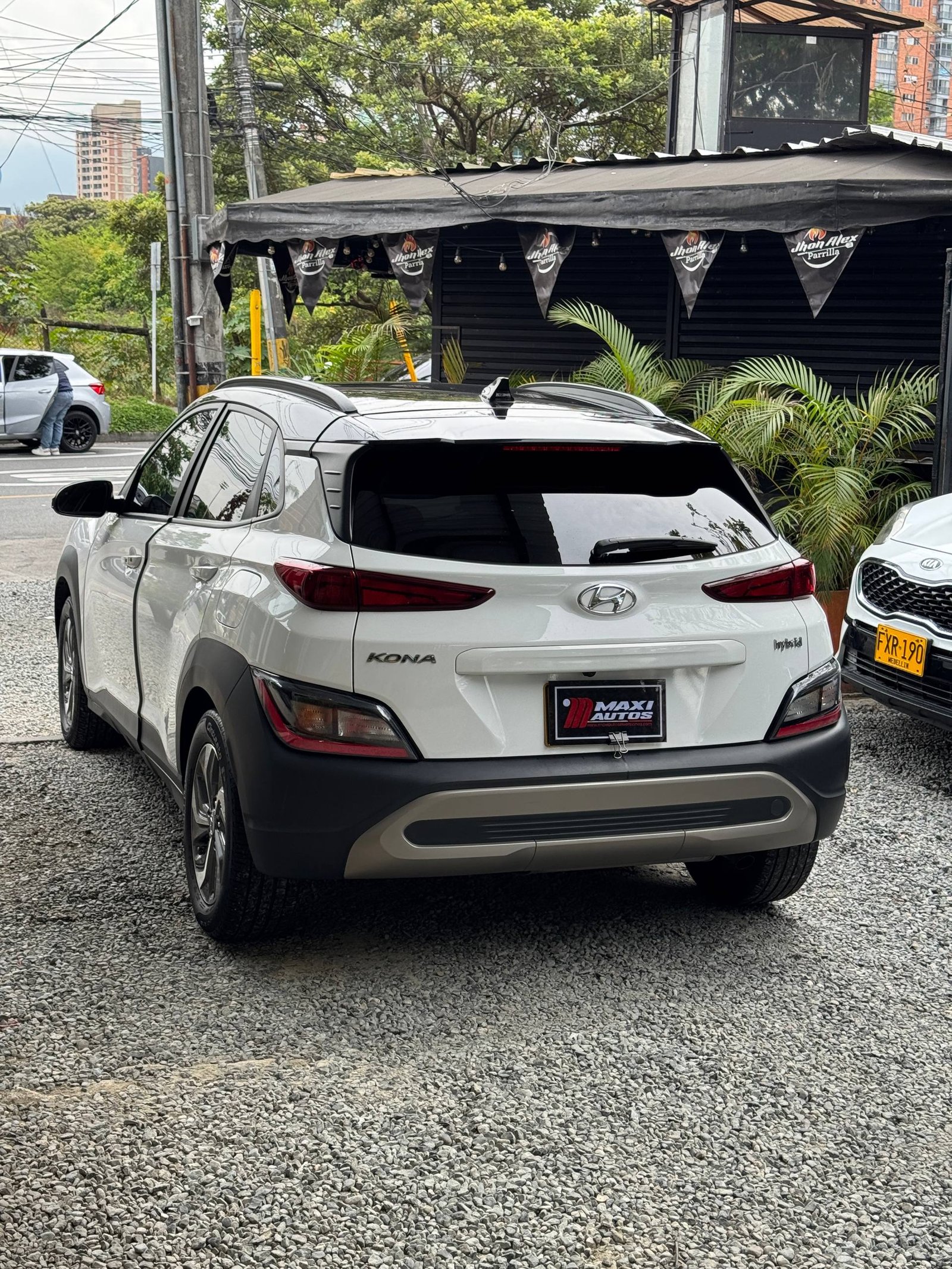 HYUNDAI KONA LIMITED HIBRIDA 1.6 AT 4X2