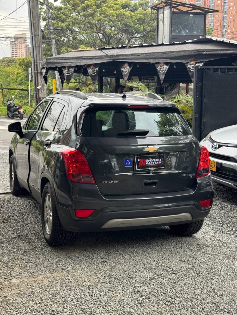 
								CHEVROLET TRACKER LT AT 1.8 full									