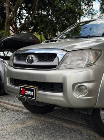 TOYOTA HILUX 3.0 AT DIESEL 4X4
