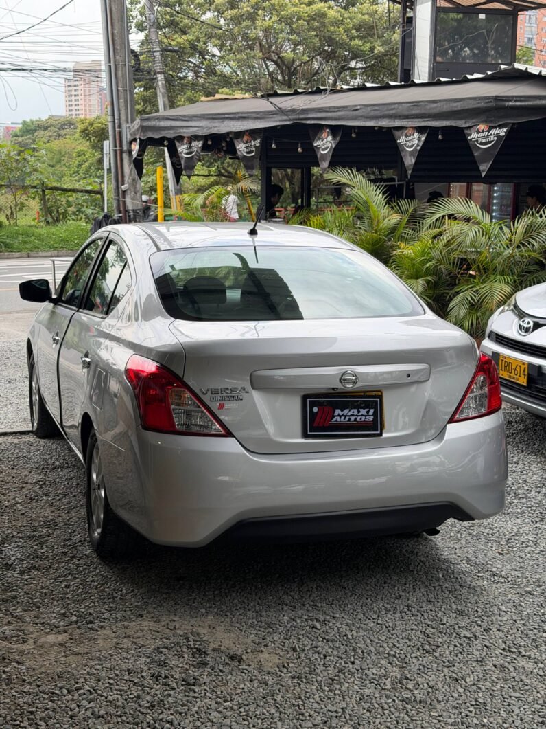 
								NISSAN VERSA SENSE MT 1.6 full									