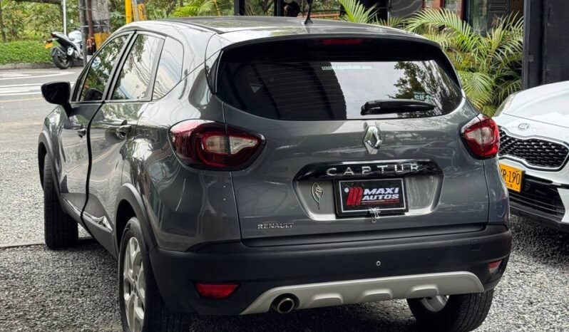 
								RENAULT CAPTUR ZEN 2.0 MT 4×2 full									