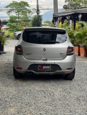 RENAULT SANDERO RS MT 2.0