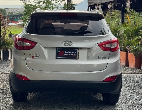 
								HYUNDAI TUCSON IX-35 STYLE 2.0 AT 4×2 full									