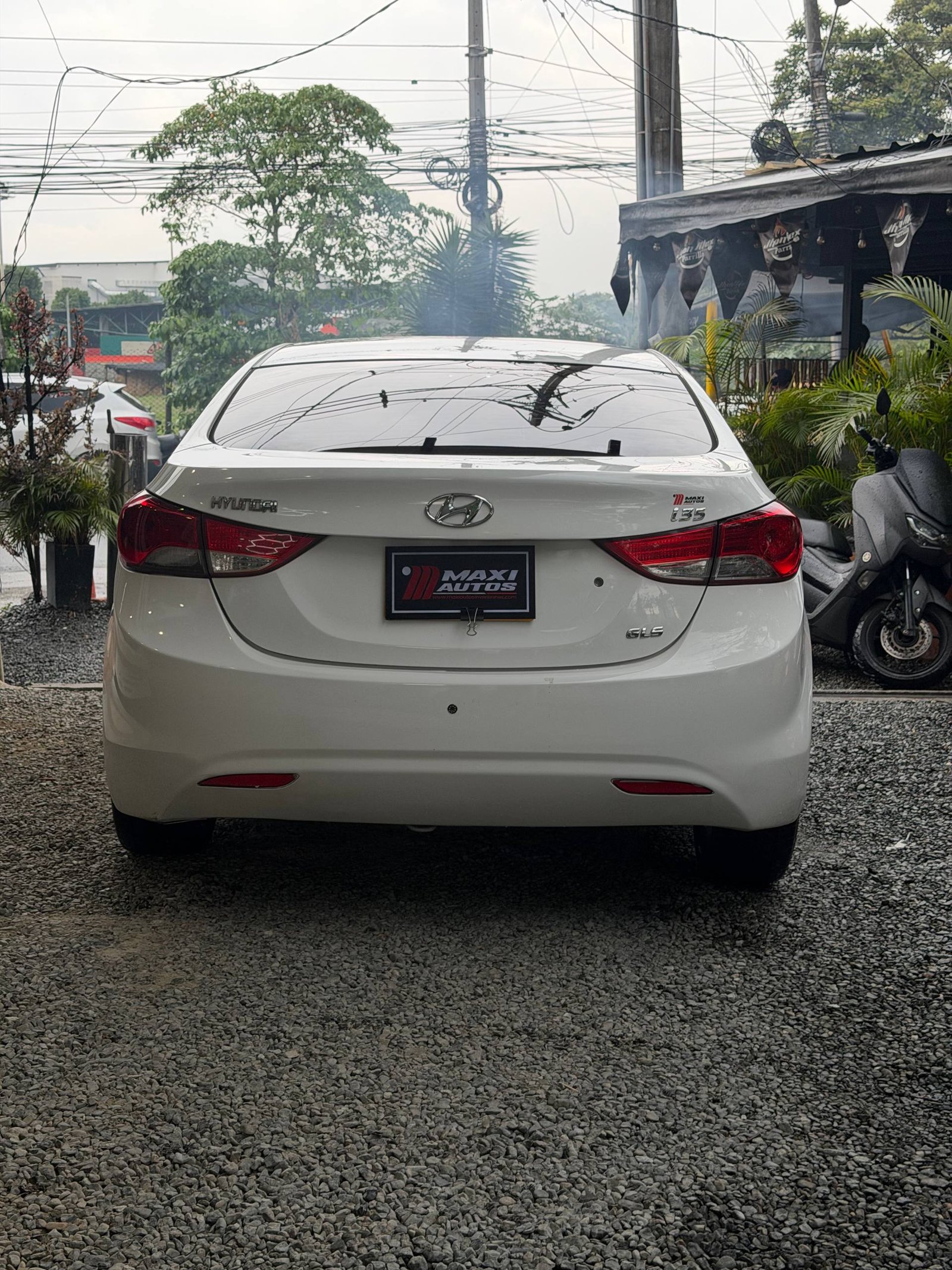 HYUNDAI ELANTRA GLS 1.6