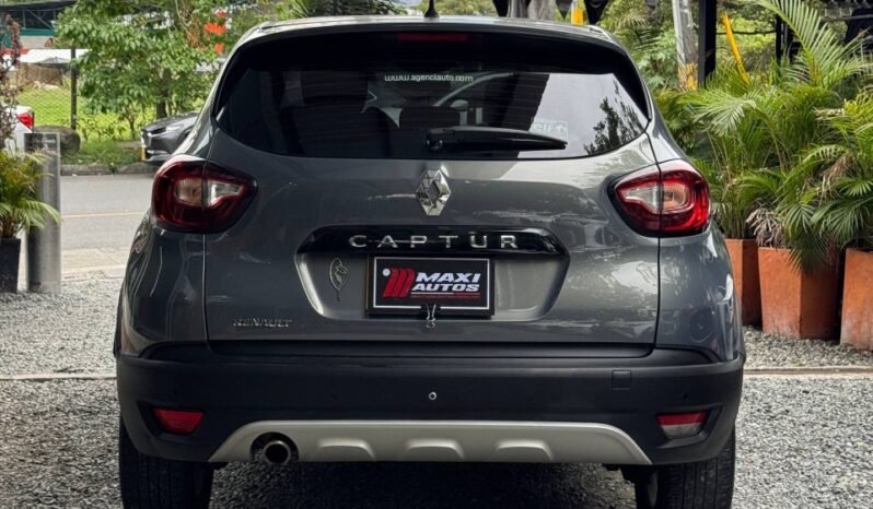 
								RENAULT CAPTUR ZEN 2.0 MT 4×2 full									
