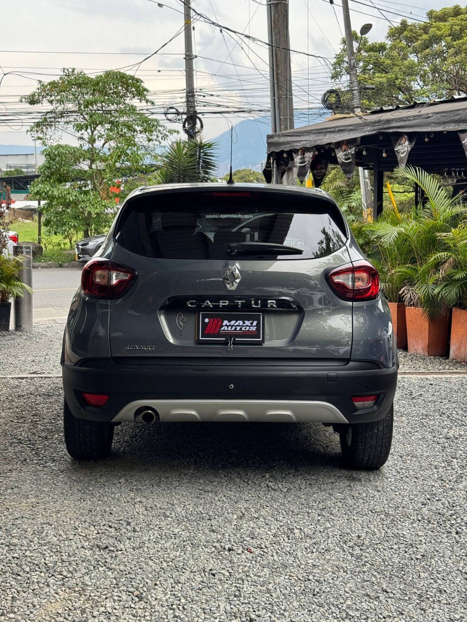 RENAULT CAPTUR ZEN 2.0 MT 4×2