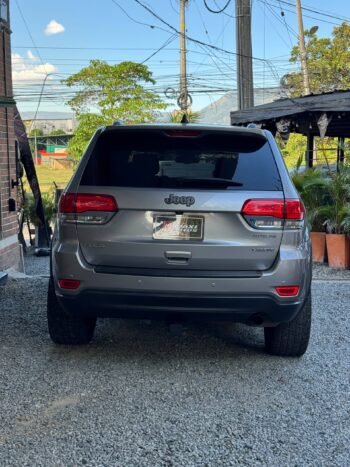 JEEP GRAND CHEROKEE LAREDO 3.6L AT 4X4