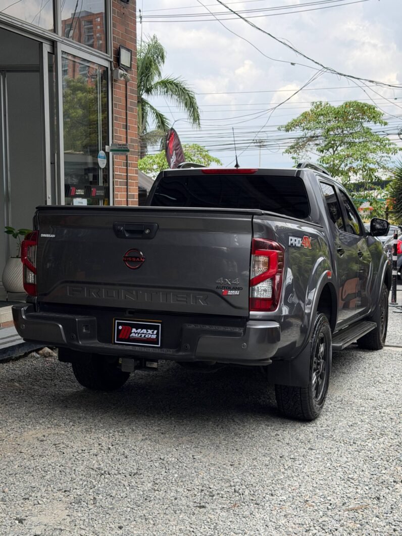 
								NISSAN FRONTIER PRO-4X  AUT 2.5GSL 4X4 full									