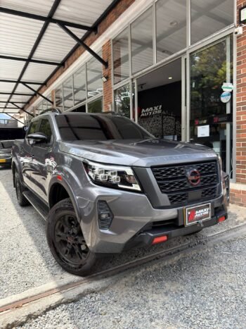 NISSAN FRONTIER PRO-4X  AUT 2.5GSL 4X4