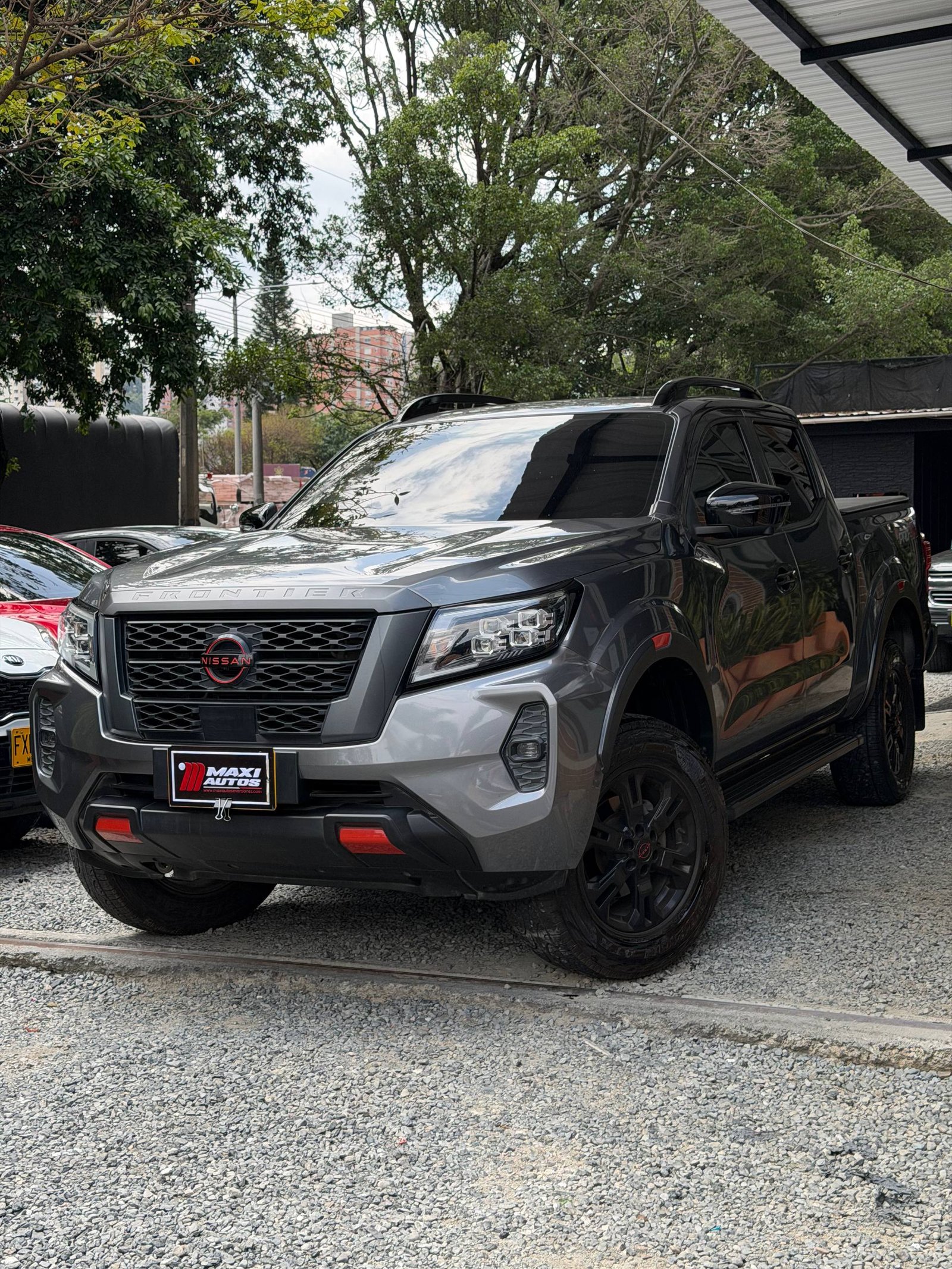 NISSAN FRONTIER PRO-4X  AUT 2.5GSL 4X4
