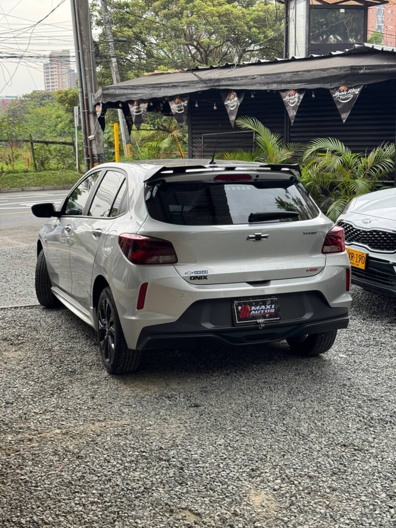 
								CHEVROLET ONIX RS MT HB full									