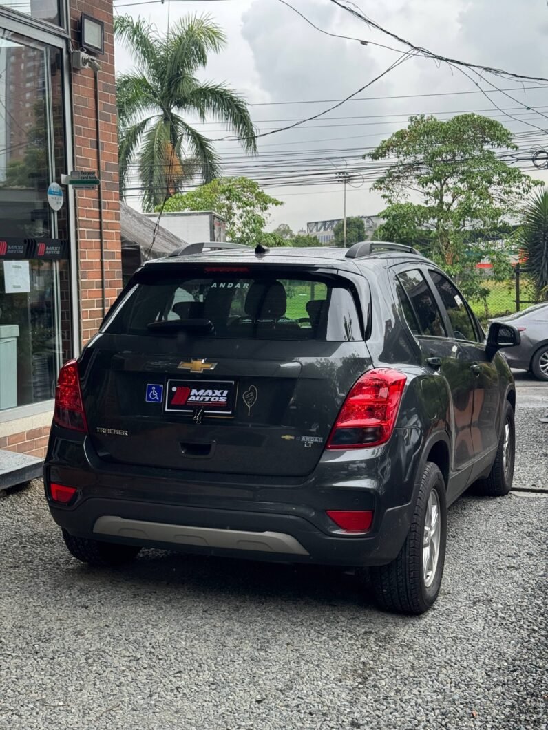 
								CHEVROLET TRACKER LT AT 1.8 full									