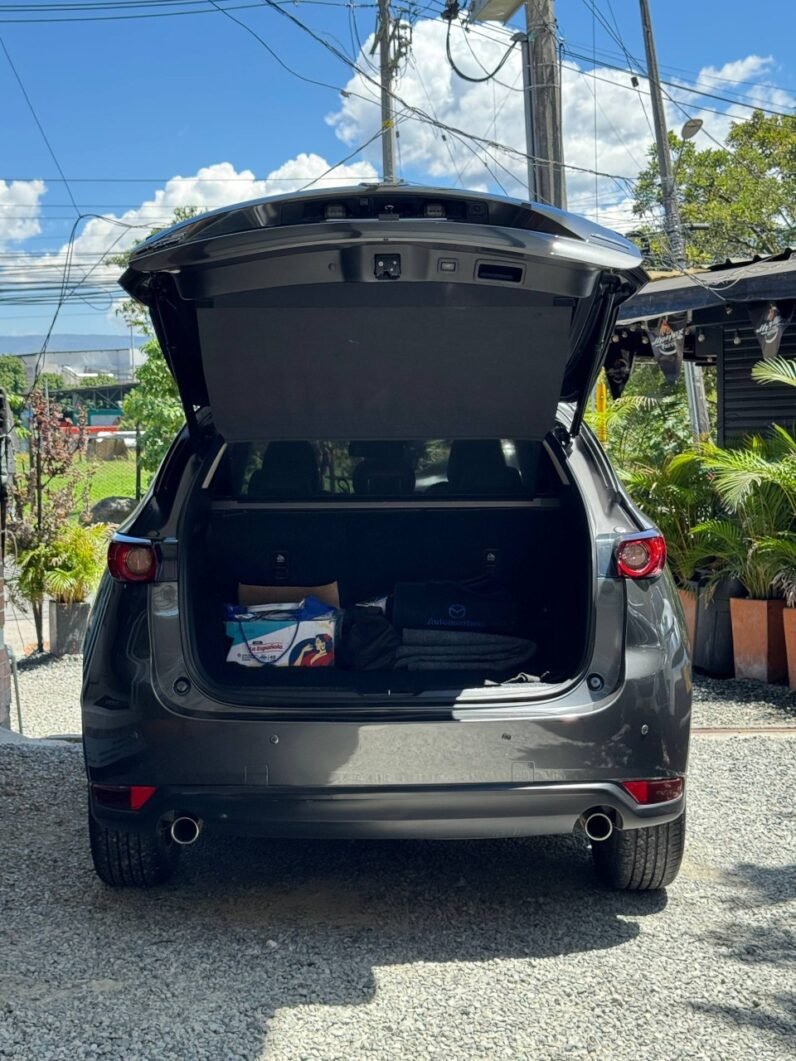 
								MAZDA Cx5 GRAND TOURING LX 4×4 full									