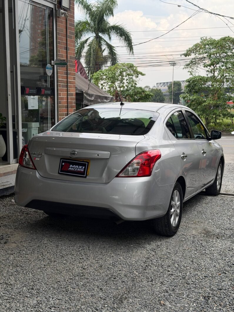 
								NISSAN VERSA SENSE MT 1.6 full									