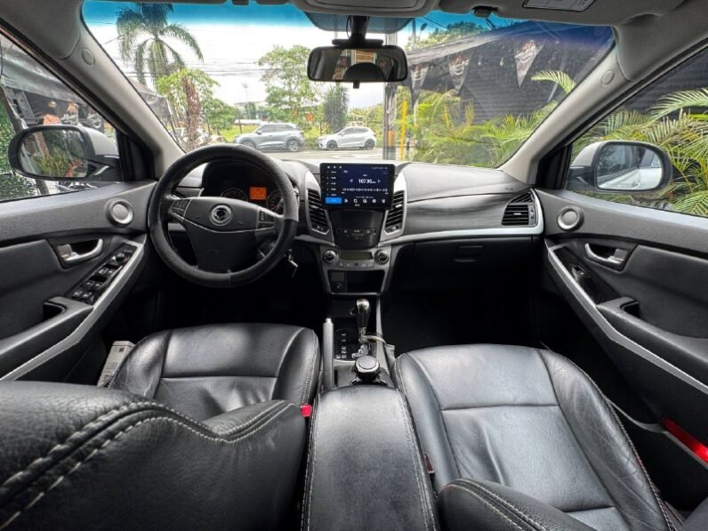 
								SSANGYONG KORANDO C AT 2.0 GASOLINA 4X2 full									