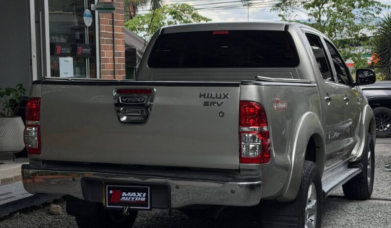 
								TOYOTA HILUX 3.0 AT DIESEL 4X4 full									