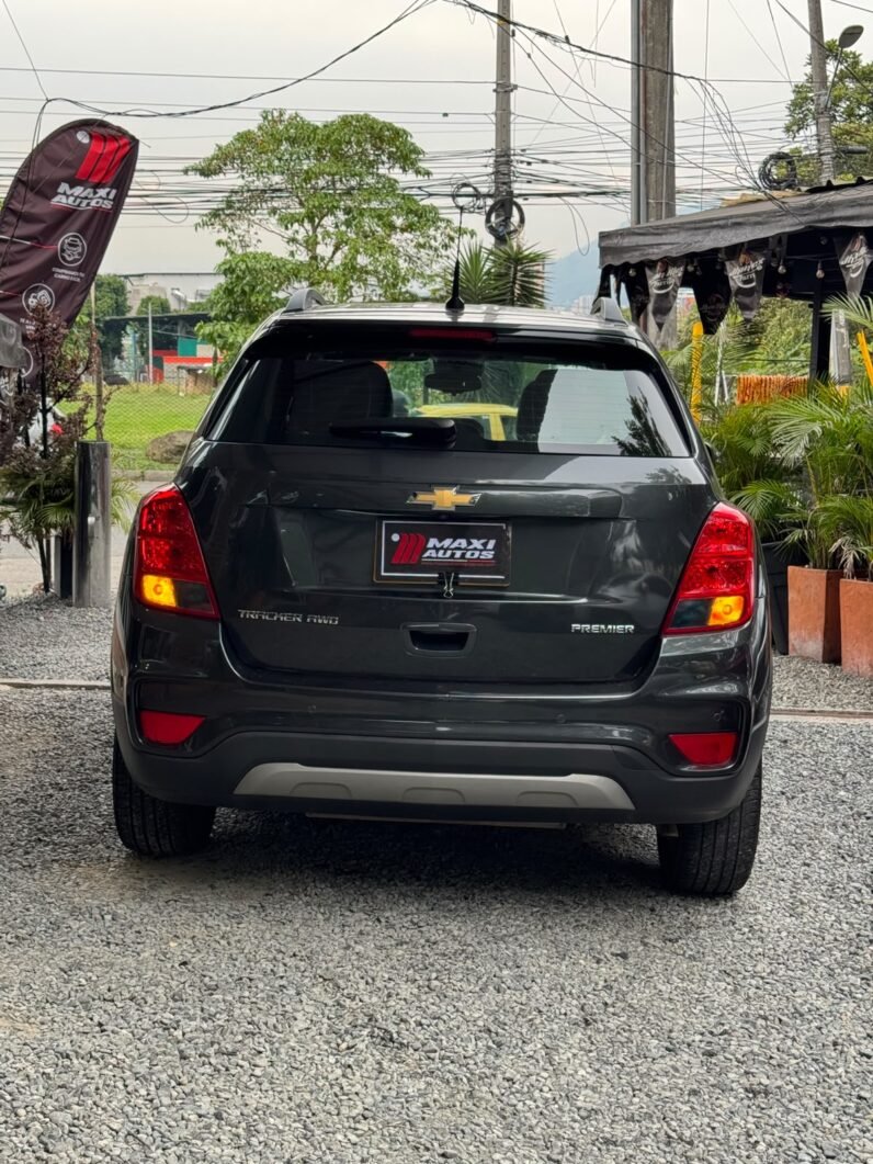 
								CHEVROLET TRACKER PREMIER 1.8 AT full									